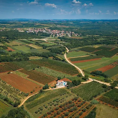 Nyaraló Libra